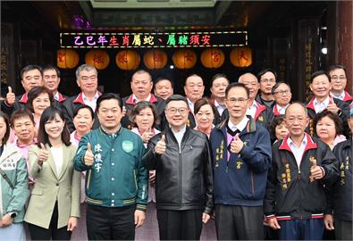 快新聞／初三宜蘭拜廟　卓揆喊「一把筷子折不斷」盼團結：讓困難迎刃而解