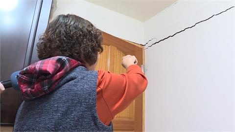 又是新建案釀禍？三重仁義街220巷至少80戶龜裂　住戶憂心六張街倒塌重演