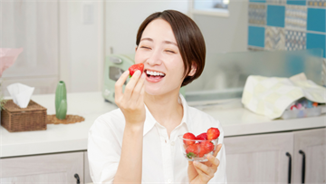 不是珍奶、雞排！ 研究揭吃完「臉上長笑容」5大食物：樂觀感最多高16%