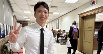 家寧判無罪！律師「比YA」 被讚爆　超狂背景曝光　