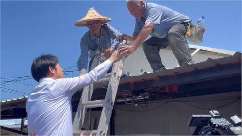 賴總統七度南下視察災區　親自爬鋁梯送水感謝修復工人