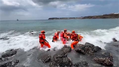 4名遊客至夢幻沙灘戲水 1男遭浪捲失去生命跡象