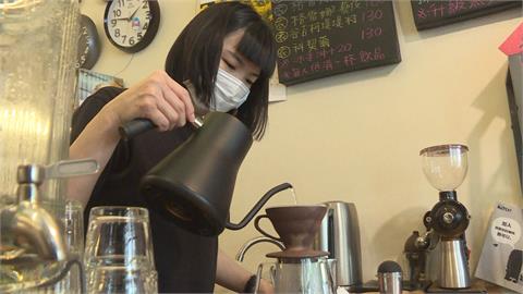 撐起爺爺的老鐘錶行　老店注入新氣象！兄妹檔賣回鄉咖啡