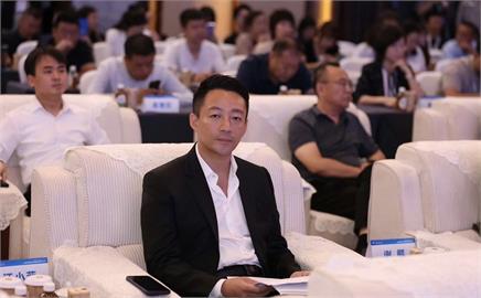 傳汪小菲、Mandy陷入低潮！1關鍵中國網友也不挺：怎不淋雨吃酸辣粉？