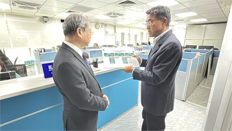 快新聞／龔明鑫今赴經濟部視察「諮詢專線」辦理情形　半數民眾來電關切美國關稅影響