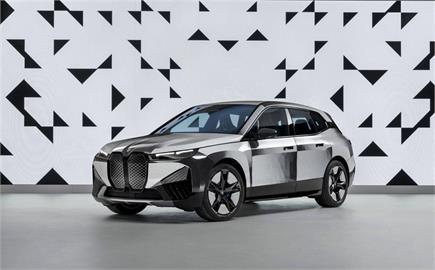 元太攜BMW打造變色概念車　電子紙應用車身黑白瞬間轉換