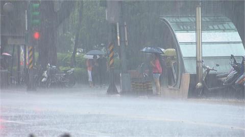 快新聞／颱風外圍環流持續發威「12縣市豪大雨特報」　南投超大豪雨來襲