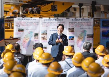 快新聞／台電人員「像耶誕老人送電力」　賴清德盼一起打拚：守護人民用電需求
