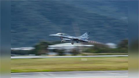 空軍：F-16經停飛特檢　今復飛訓練