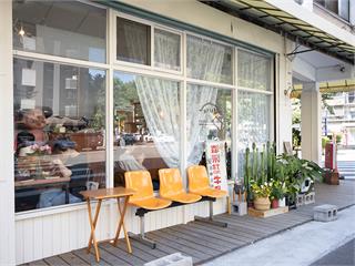 台中老宅風情咖啡廳　白紗花窗.舊木椅坐享懷舊年代