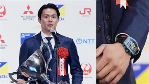 棒球(影)／「時尚王」山本由伸日本出席頒獎典禮！手腕配戴價值3000萬限量名錶
