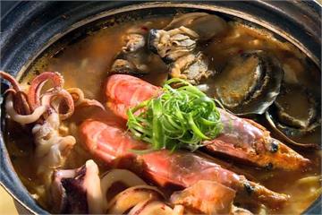 韓式海鮮豆腐鍋不配飯 彈牙拉麵更吸湯