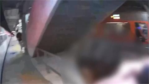 醉漢鬧台鐵！騷擾乘客、恐嚇列車長　「連警察一起罵」依現行犯被捕