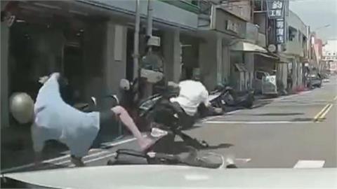 台中多元計程車右轉遭追撞　苗栗機車碰撞　8旬翁送醫