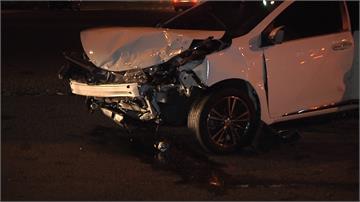 疑闖紅燈釀禍 2車路口碰撞2人送醫