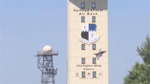 美軍F-16德國基地附近墜毀　飛行員緊急彈射逃生、送醫治療