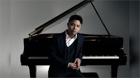 中職／統一獅劉芙豪、曾智偵「背號引退日」大場面！無人機燈光結合鋼琴秀亞太登場