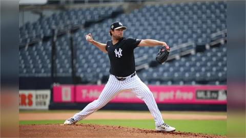 MLB(影)／洋基賽揚王牌柯爾回歸投手丘！首打席被打者偷點　網友笑：這次有補位