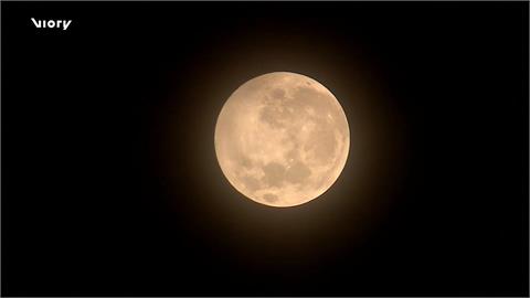 月亮不會變紅！　「半影」月食高掛阿根廷夜空