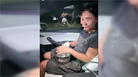 一次點燃多支冷光仙女棒引閃燃　民眾遭炸傷手脫皮起水泡