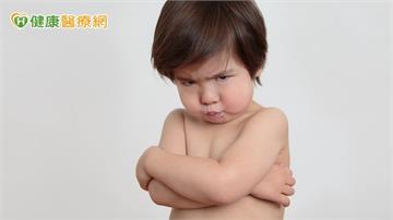 孩子明明很愛爸媽卻突然「變臉」？專家揭重要原因