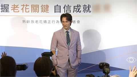 「老花」年齡層下降！　凍齡男神「溫昇豪」　分享抗老花祕訣