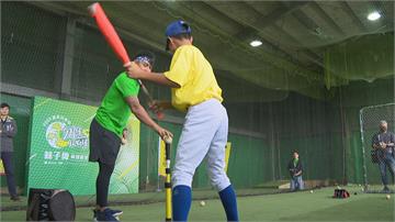 林子偉棒球營 旅美好友鄧愷威當投手教練