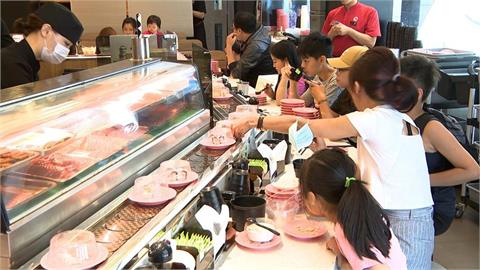 壽司吃到飽出現「醋飯山」！顧客「只吃生魚片」店員不忍了1舉動被讚爆