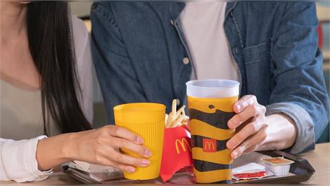 快新聞/麥當勞「內用環保杯」擦出黑垢 中市府:查無違規