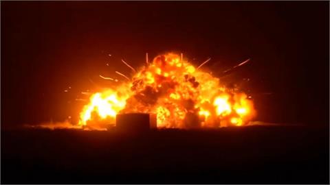 藍色起源火箭測試炸出大火球！「巨大火光吞噬夜空」爆炸瞬間震撼曝光
