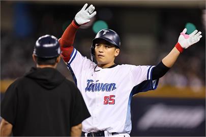 中職球員朱育賢確定改披「龍」袍！　4年合約金額曝光了