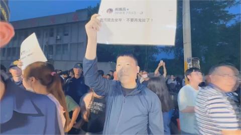 黃國昌逛夜市被嗆「超速仔」　柯文哲喊進香「沿路吃都免錢」