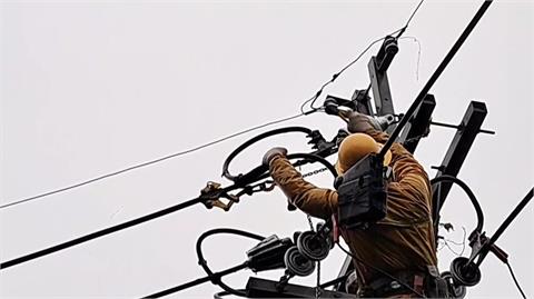快新聞／大雷雨狂炸基隆！中正區安瀾橋500多戶停電　事發原因台電全說了