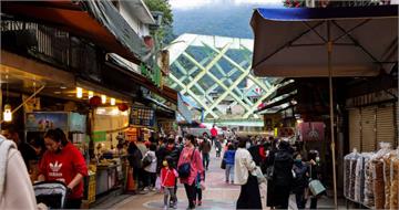 烏來老街7點半關門逐漸沒落？　他嘆「整條街失去靈魂」　網友點出關鍵