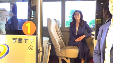 快新聞／沒黑頭車坐！鄭麗文見習近平竟「共擠巴士」　媒體人驚呼：像隨車小妹