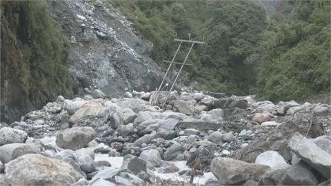 印度喜馬偕爾邦降下強烈季風雨　河水暴漲引發土石流