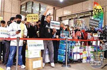 【大罷免藍綠出招1】急送罷免連署書防偷襲　民團兵推2階段達陣戰略