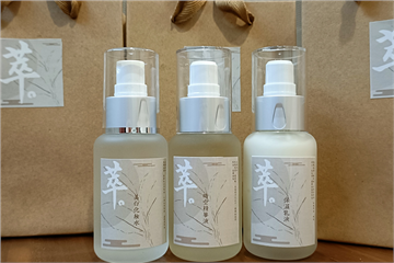 紅茶泡完的茶渣竟能變身天然護膚品？茶改場酵素分解萃取技術創造循環利用新價值