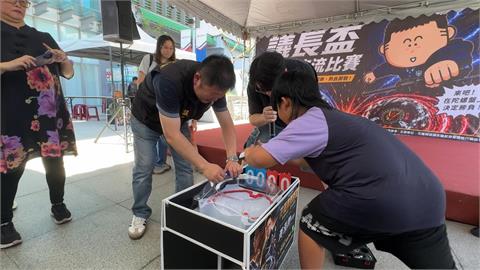 端午不只玩立蛋！　花蓮縣議長張峻　舉辦「戰鬥陀螺大賽」　吸引上百人參加