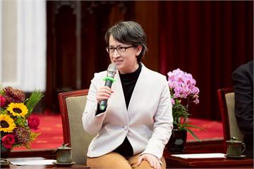 賈永婕走訪義光教會引共鳴　蕭美琴：能呼吸自由空氣得來不易
