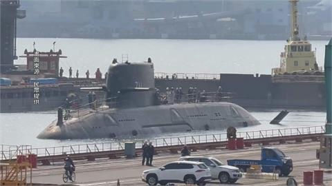 "海鯤號"現身高雄港 專家:估移泊準備潛航測試