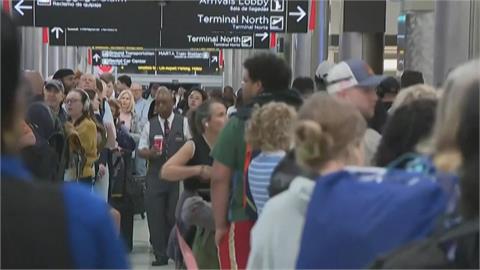 美機場人潮緩解！　安檢人員「六週無薪水」終於發薪