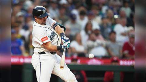 MLB(影)／上季60轟強打捕手本季被看扁！紅人故意四壞滿壘面對勞雷遭重擊
