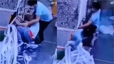 驚悚！中國男子操作機台「腳被帶子纏住」　下秒全身捲入攪碎機