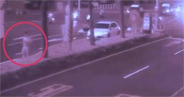 通緝犯撞倒女騎士竟淡定落跑！下車看兩眼就閃人　警方全力追緝中
