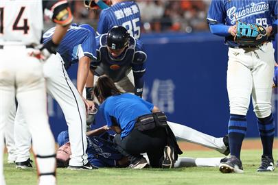 中職(影)／超敬業！悍將牛棚遭「強襲球觸身」打中左腿　忍痛傳球網狂讚