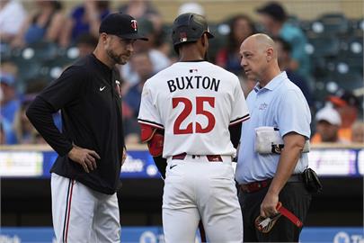 MLB(影)／明星賽前傳惡耗!　雙城入選外野手被觸身球砸中提前退場