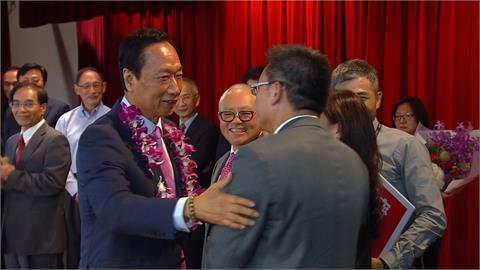 震撼彈！郭台銘辭退鴻海董事　展現參選總統決心？