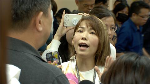 陳智菡亂入委員會開直播　王定宇怒槓：偷薪水還偷火龍果