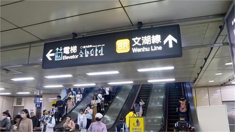 日本也有電扶梯潛規則！達人曝「3年近3900人受傷」恐怖數據一次看